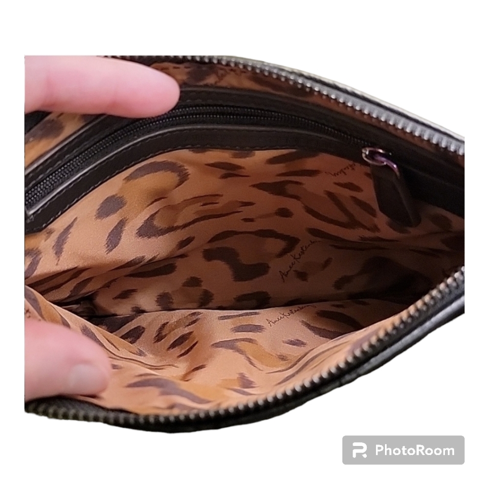 AIMEE KESTENBERG - IT’S A LOVE THING CLUTCH - EUC - Picture 9 of 11